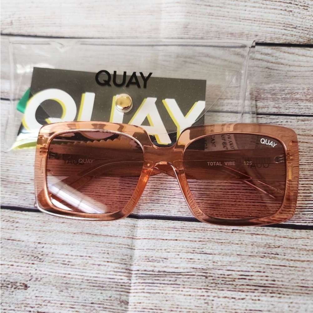 Quay Australia Total Vibe 47mm Square Sunglasses in Blush /Tan NEW CONDITION 🌸✨